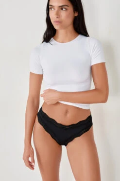 Eleganter Damen Tanga in Schwarz mit zarter Spitze und Mikrofaser -Etam Verkäufe 647464305 b