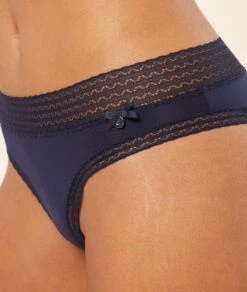 Blue Lace Hipster Panty with Graphic Trim and Satin Bow -Etam Verkäufe 648461025 b