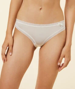 White Lace Trim Hipster Panties - Elegant Everyday Lingerie