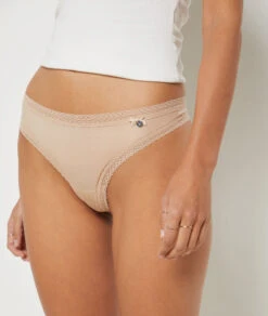 Spitzen-String aus Mikrofaser in Puderrosa - Eleganter Damen Slip -Etam Verkäufe 649181292 b