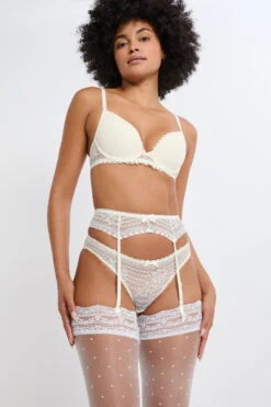 Eleganter Spitzen-Strumpfhalter in Ekru – Verstellbarer Strapsgürtel -Etam Verkäufe 649775880 b
