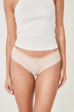 Power Mikrofaser Shorty mit edlen Spitzensäumen - Natural