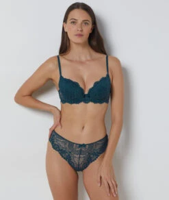 Edle Spitzenshorty in Petrolblau – Nachhaltiges Design & Komfort 7 Edle Spitzenshorty in Petrolblau – Nachhaltiges Design & Komfort -Etam Verkäufe 650564548 6