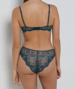 Edle Spitzenshorty in Petrolblau – Nachhaltiges Design & Komfort 6 Edle Spitzenshorty in Petrolblau – Nachhaltiges Design & Komfort -Etam Verkäufe 650564548 a