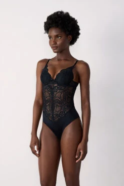 Body Aus Spitze Mit Offenem Rücken SCHWARZ
