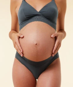 Bequemes Umstandshöschen mit eleganten Spitzen-Details in Blau 8 Bequemes Umstandshöschen mit eleganten Spitzen-Details in Blau -Etam Verkäufe 651413122 b