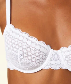 Eleganter Spitzen-BH mit Bügel in Weiß – Unwattiert & Nachhaltig -Etam Verkäufe 651534101 b