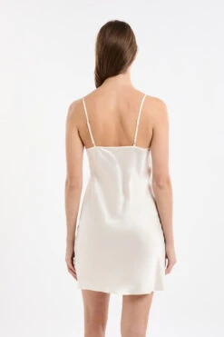 Elegantes Seiden-Babydoll PERLE aus 100% Naturseide mit Spitze 6 Elegantes Seiden-Babydoll PERLE aus 100% Naturseide mit Spitze -Etam Verkäufe 651534559 a