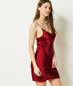 Elegantes Damen Nachthemd aus 100% Seide mit Spitze in Himbeere -Etam Verkäufe 651534573 c