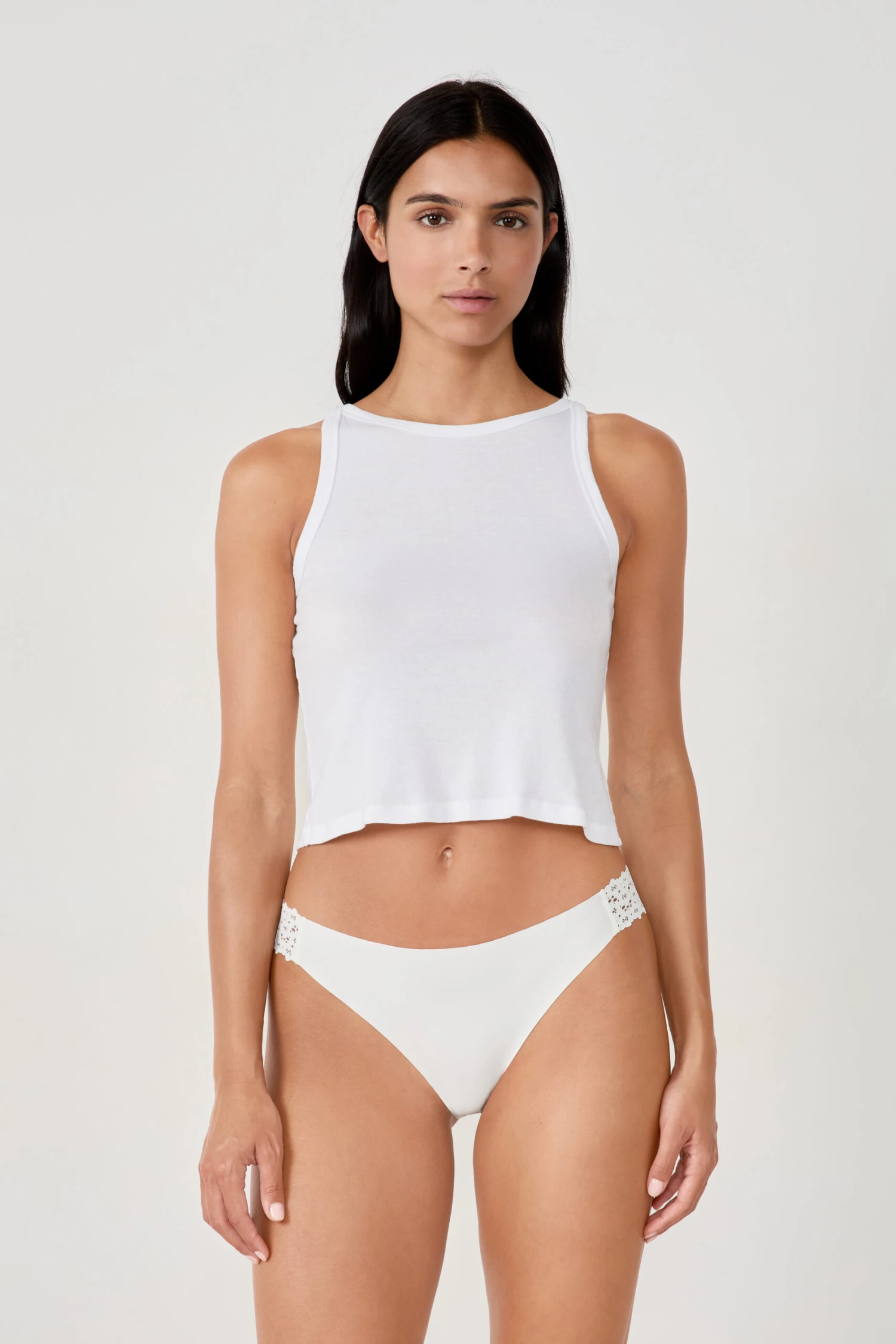 Weicher Mikrofaser Slip Damen in Weiß mit eleganter Spitze 3 Weicher Mikrofaser Slip Damen in Weiß mit eleganter Spitze – Bild 3