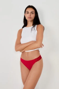 Damen Panty aus Mikrofaser & Spitze in Rot - Komfortabler Slip -Etam Verkäufe 651567773 b