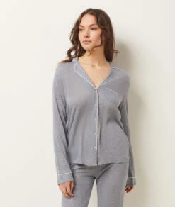 Damen Pyjamaoberteil in Marineblau - Edles Schlafshirt mit Paspelierung 7 Damen Pyjamaoberteil in Marineblau - Edles Schlafshirt mit Paspelierung -Etam Verkäufe 651599525 6