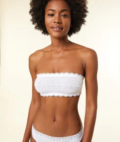 Eleganter Spitzen Bandeau BH in Weiß – Trägerlose Eleganz für Bustier-Kleider
