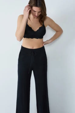 Post-Mastektomie-BH mit eleganter Spitze und beidseitigen Prothesentaschen - Schwarz