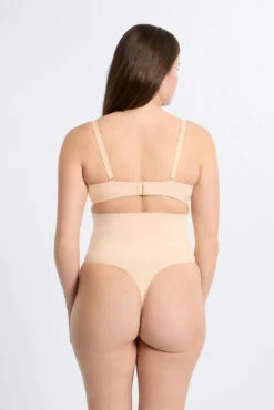 Formender Shapewear String mit hoher Taille - Nahtlos & Formgebend Beige 7 Formender Shapewear String mit hoher Taille - Nahtlos & Formgebend Beige -Etam Verkäufe 652106083 a