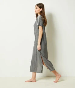 Komfortables Langes Nachthemd in Grau - Weiches Sleepshirt mit Spitze 7 Komfortables Langes Nachthemd in Grau - Weiches Sleepshirt mit Spitze -Etam Verkäufe 652458702 6