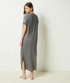 Komfortables Langes Nachthemd in Grau - Weiches Sleepshirt mit Spitze 6 Komfortables Langes Nachthemd in Grau - Weiches Sleepshirt mit Spitze -Etam Verkäufe 652458702 a