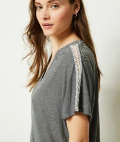 Komfortables Langes Nachthemd in Grau - Weiches Sleepshirt mit Spitze 8 Komfortables Langes Nachthemd in Grau - Weiches Sleepshirt mit Spitze -Etam Verkäufe 652458702 b