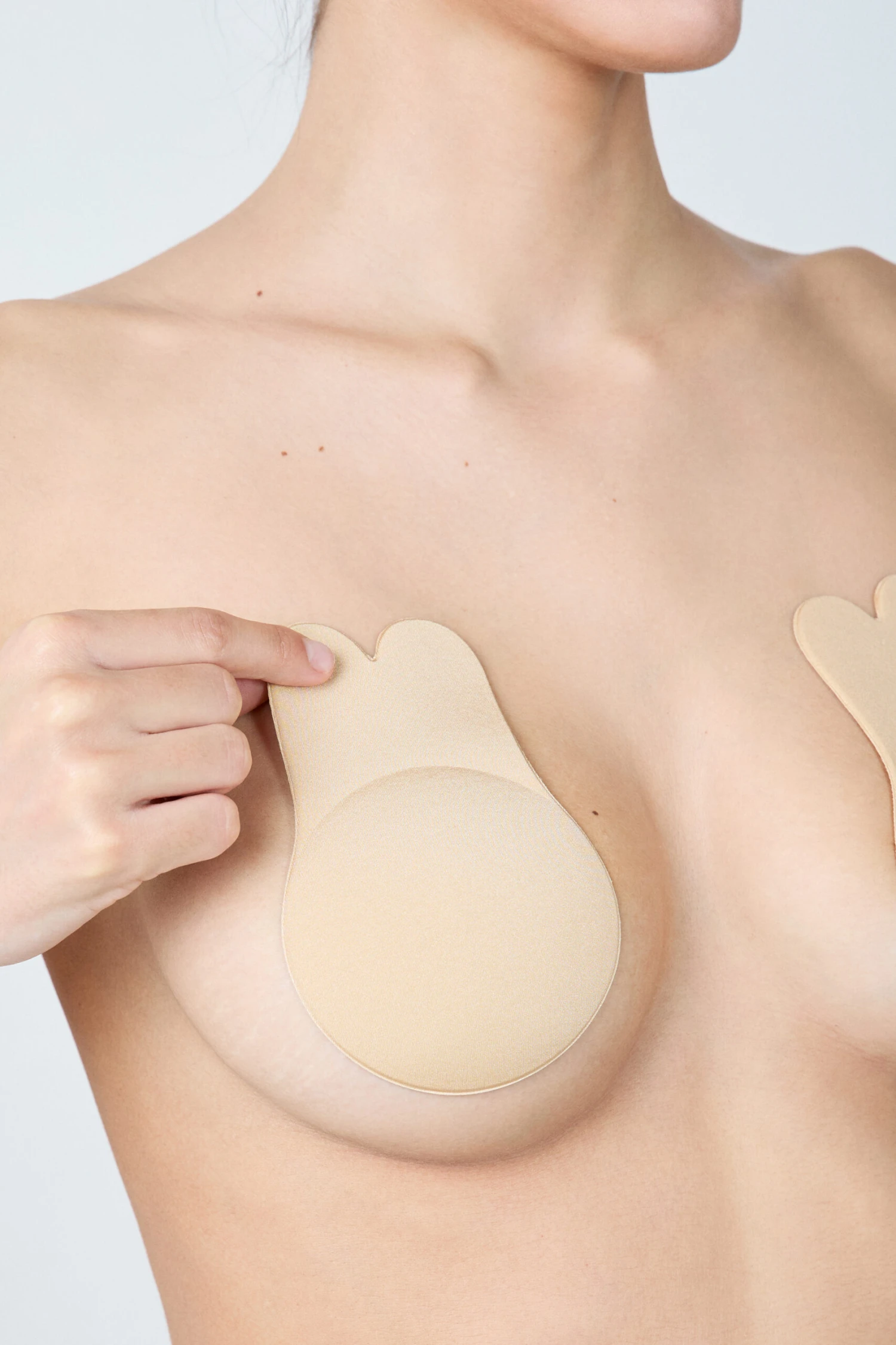 Selbstklebender Push-Up BH für perfektes Lifting - Hautfarben & Wiederverwendbar 2 Selbstklebender Push-Up BH für perfektes Lifting - Hautfarben & Wiederverwendbar – Bild 2