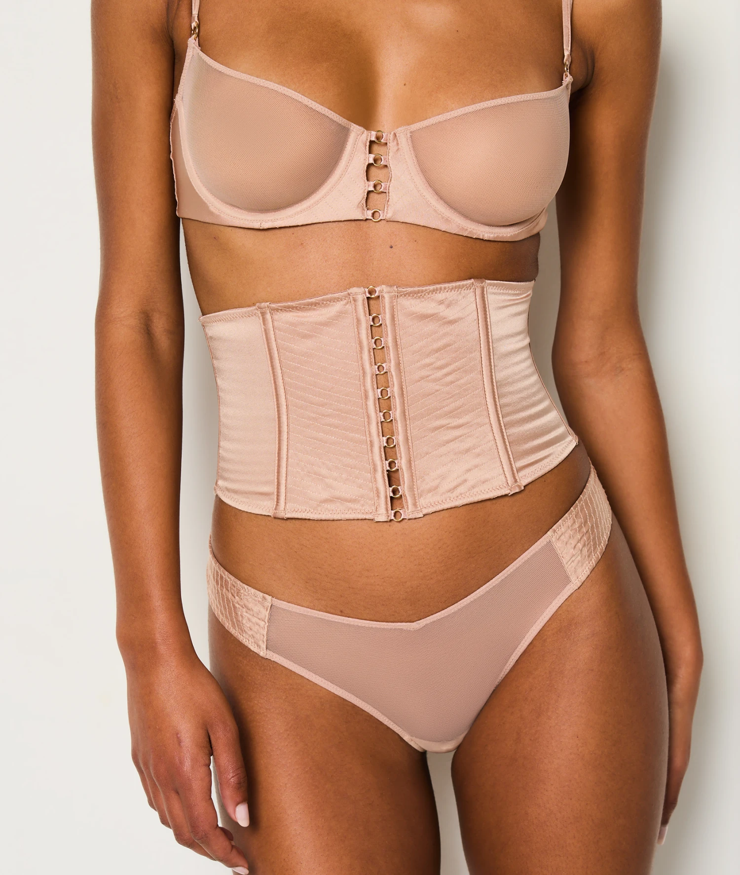 Seiden Taillengürtel Blush – Luxuriöses Couture Accessoire 4 Seiden Taillengürtel Blush – Luxuriöses Couture Accessoire – Bild 4