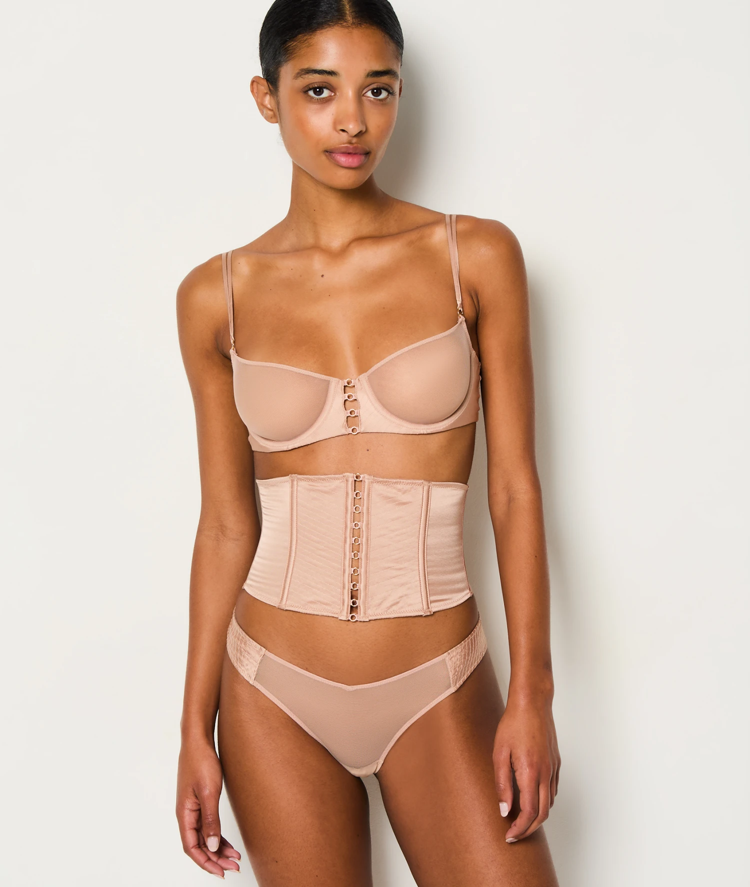 Seiden Taillengürtel Blush – Luxuriöses Couture Accessoire 1 Seiden Taillengürtel Blush – Luxuriöses Couture Accessoire