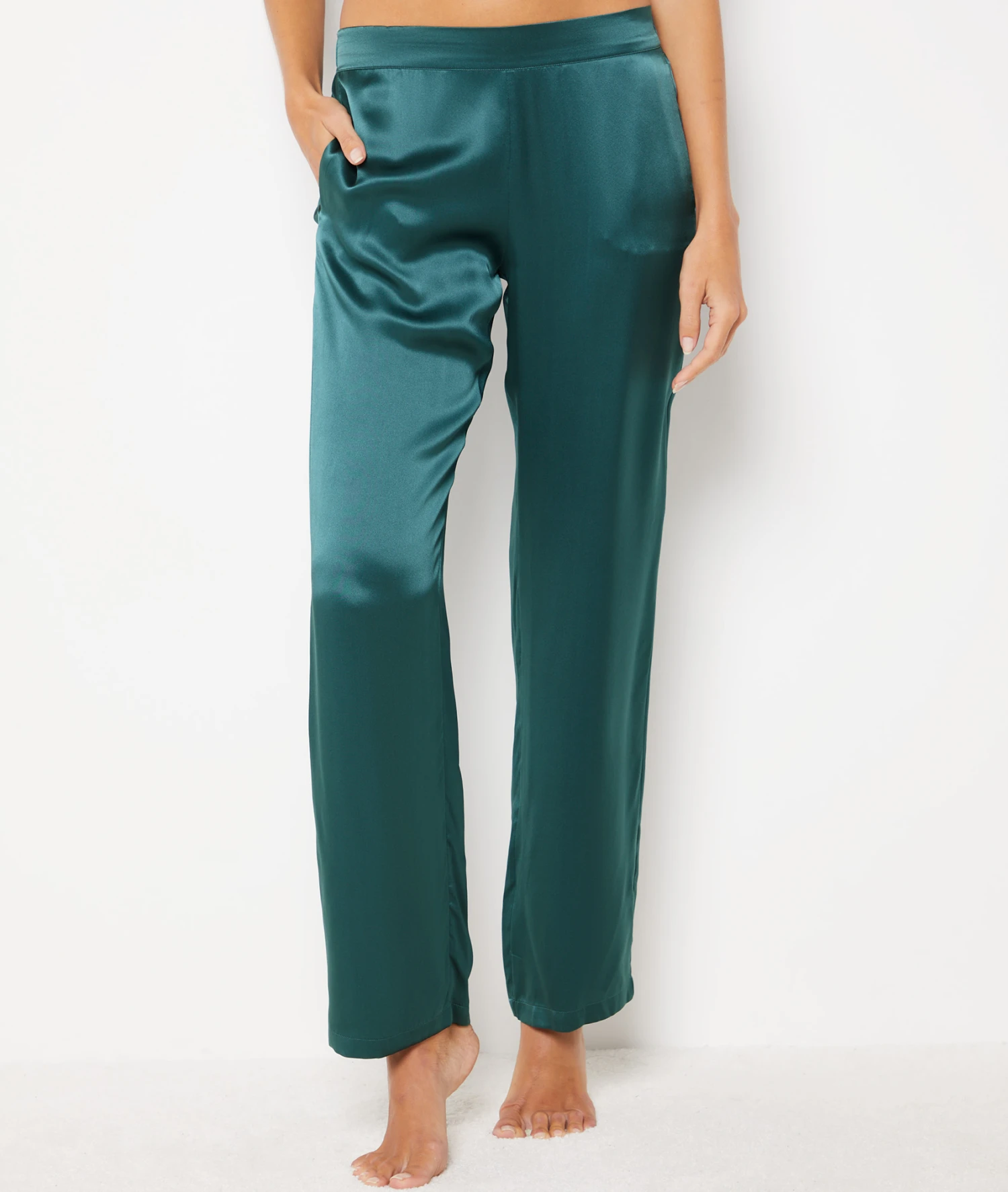 Edle Seiden-Pyjamahose in Petrolblau - Luxuriöser Komfort für die Nacht 1 Edle Seiden-Pyjamahose in Petrolblau - Luxuriöser Komfort für die Nacht