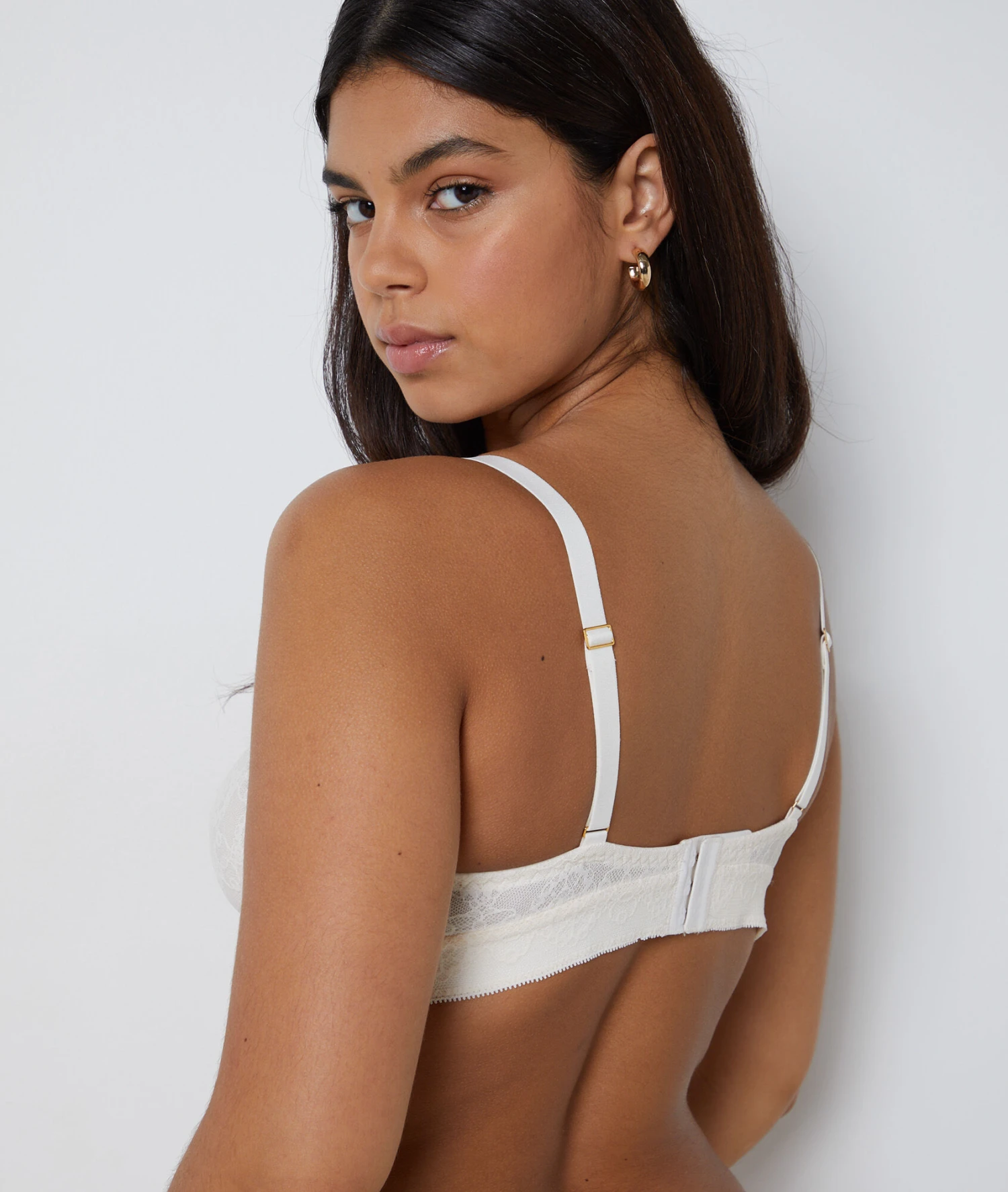 Bügelloser Triangel BH aus Spitze in Ekru - Komfort für D-G Cups 2 Bügelloser Triangel BH aus Spitze in Ekru - Komfort für D-G Cups – Bild 2