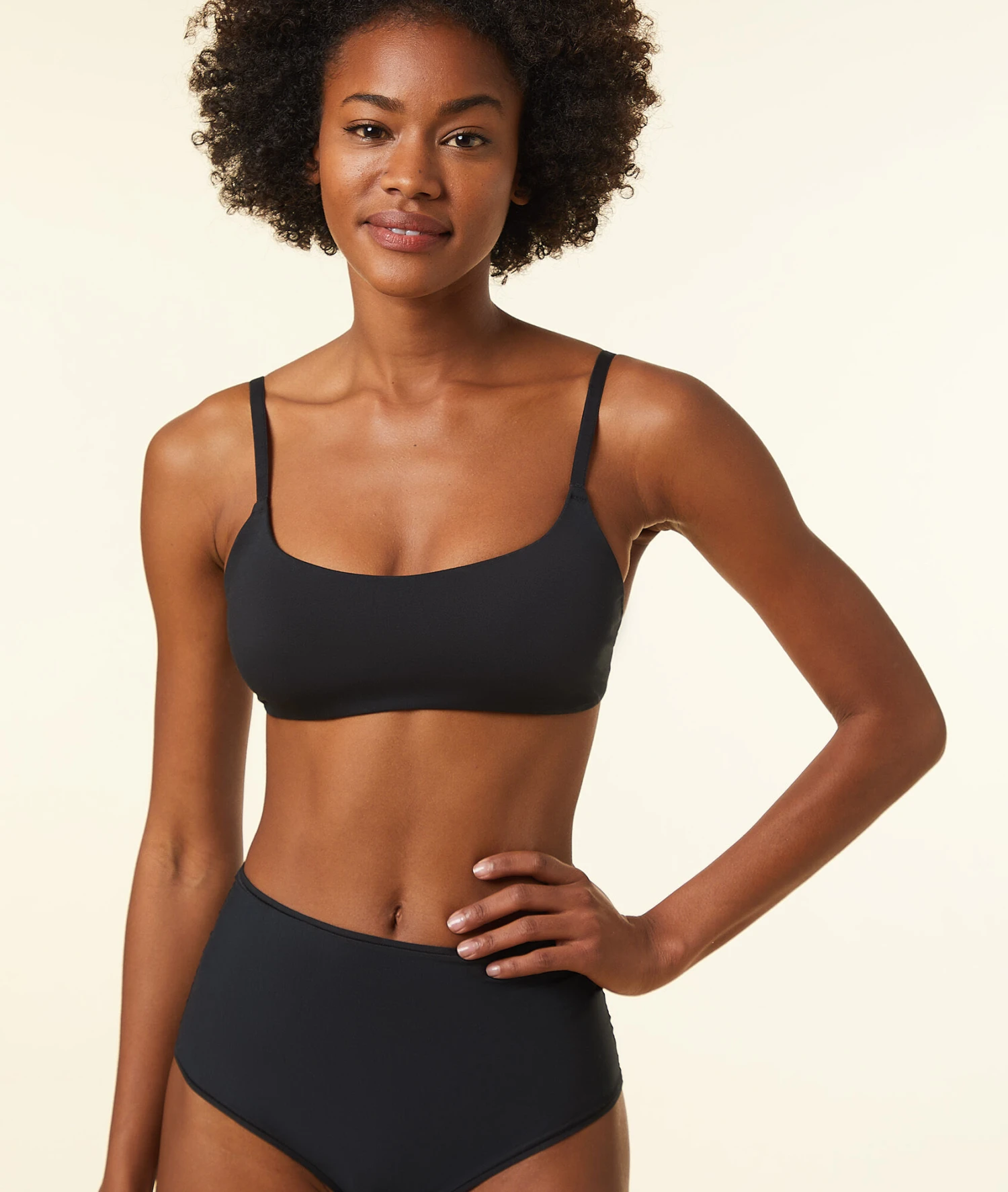 Premium Baumwoll Bustier in Schwarz – Rückenfrei & Seidig Weich 1 Premium Baumwoll Bustier in Schwarz – Rückenfrei & Seidig Weich