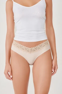 V-Form Damen Hipster aus Mikrofaser mit Spitze in Creme
