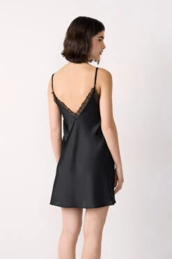 Satin Nachthemd mit Spitze – Elegantes Damen Schlafkleid in Schwarz -Etam Verkäufe 653508205 6
