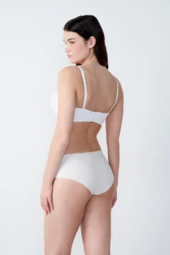 Mikrofaser Bandeau BH mit abnehmbaren Trägern – Unsichtbarer Halt in Ecru 9 Mikrofaser Bandeau BH mit abnehmbaren Trägern – Unsichtbarer Halt in Ecru -Etam Verkäufe 653575880 a