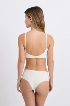 Rückenfreier BH ohne Bügel mit tiefem Dekolleté – Unsichtbarer Halt für besondere Anlässe 8 Rückenfreier BH ohne Bügel mit tiefem Dekolleté – Unsichtbarer Halt für besondere Anlässe -Etam Verkäufe 653590480 a