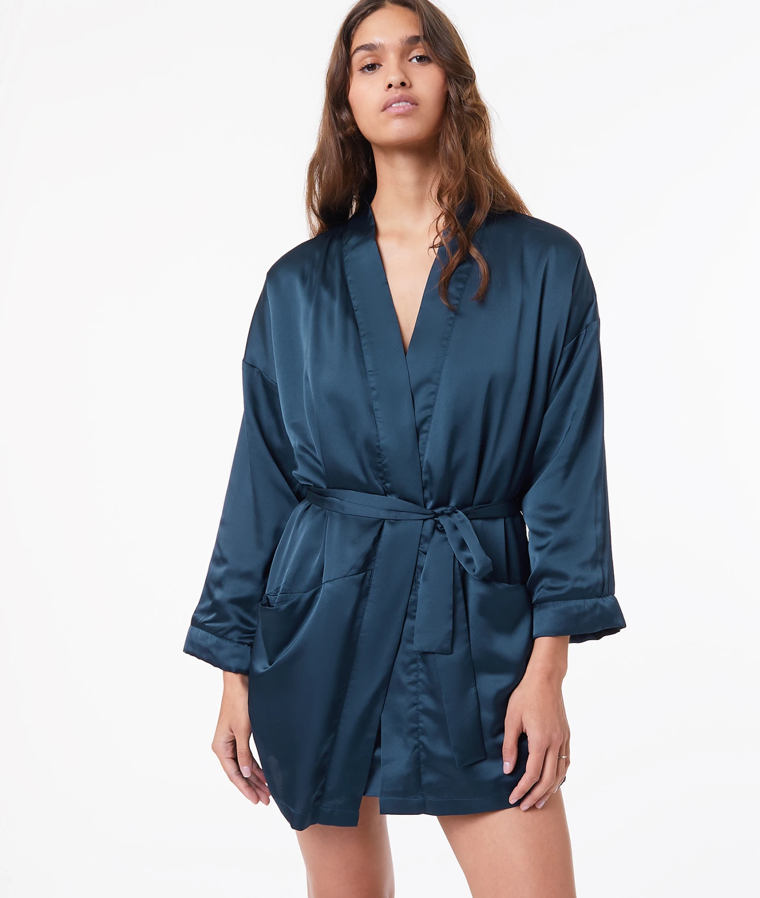 Satin Morgenmantel mit Fleece-Futter Marineblau - Eleganter Damen Bademantel 1 Satin Morgenmantel mit Fleece-Futter Marineblau - Eleganter Damen Bademantel