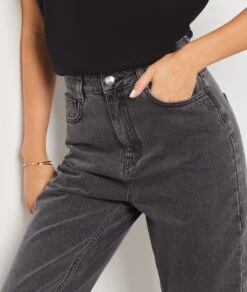 Jeans Im Mom-Schnitt, Hohe Taille, 100 % Baumwolle ANTHRAZIT 8 Jeans Im Mom-Schnitt, Hohe Taille, 100 % Baumwolle ANTHRAZIT -Etam Verkäufe 653731704 b