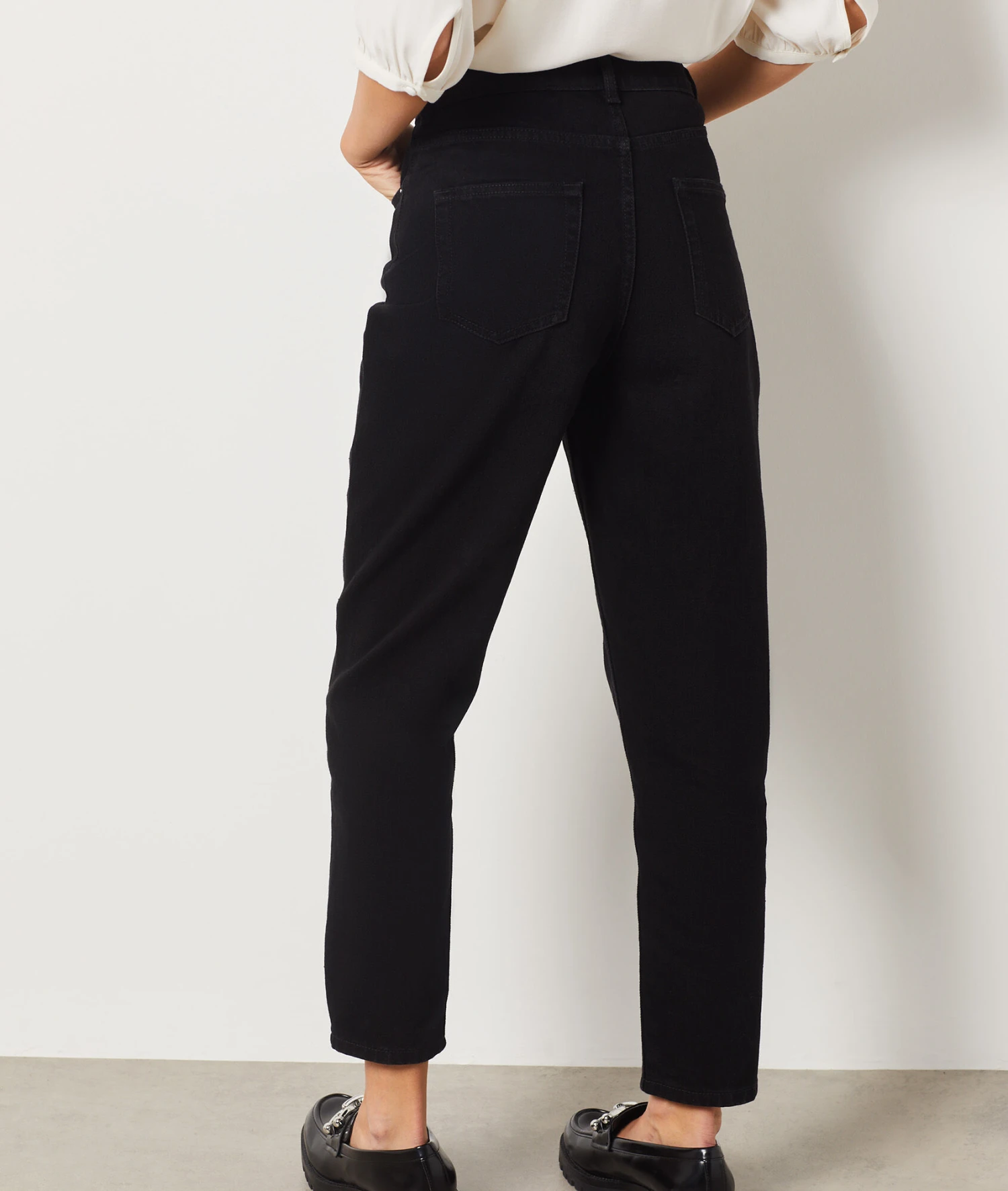 Jeans Mit Hoher Taille Im Karottenschnitt, 100 % Baumwolle SCHWARZ 2 Jeans Mit Hoher Taille Im Karottenschnitt, 100 % Baumwolle SCHWARZ – Bild 2