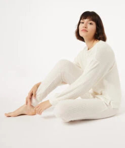 Kuschelige Jogginghose in Ecru – Nachhaltige Loungewear mit hohem Bund 7 Kuschelige Jogginghose in Ecru – Nachhaltige Loungewear mit hohem Bund -Etam Verkäufe 653764880 6