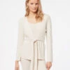 Damen Wickel-Strickjacke in Beige – Kuscheliger Komfort mit Bindegürtel 10 Damen Wickel-Strickjacke in Beige – Kuscheliger Komfort mit Bindegürtel -Etam Verkäufe 653779383 x
