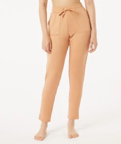 Damen Loungewear Pyjamahose – Stilvoller Komfort in Apricot