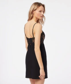 Edles Spitzen-Nachthemd in Bustier-Optik - Sexy Negligé Schwarz 7 Edles Spitzen-Nachthemd in Bustier-Optik - Sexy Negligé Schwarz -Etam Verkäufe 653784205 a