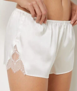 Damen Pyjama-Shorts aus Seide – Luxuriöse Schlafshorts in Weiß -Etam Verkäufe 653795401 b
