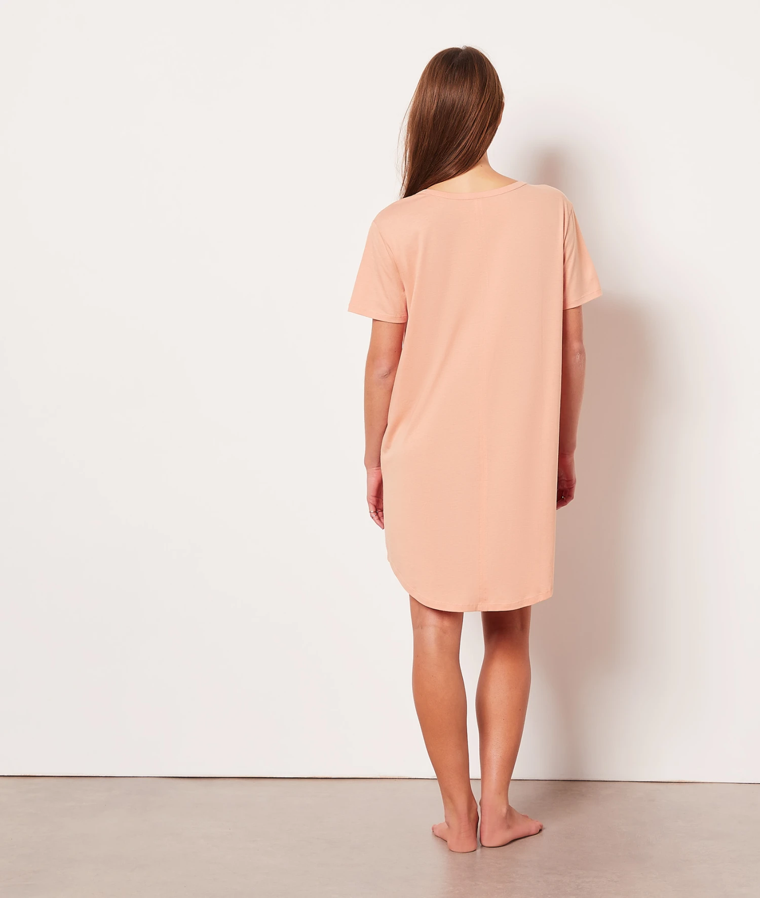 Komfortables Damen Nachthemd in leuchtendem Orange 2 Komfortables Damen Nachthemd in leuchtendem Orange – Bild 2
