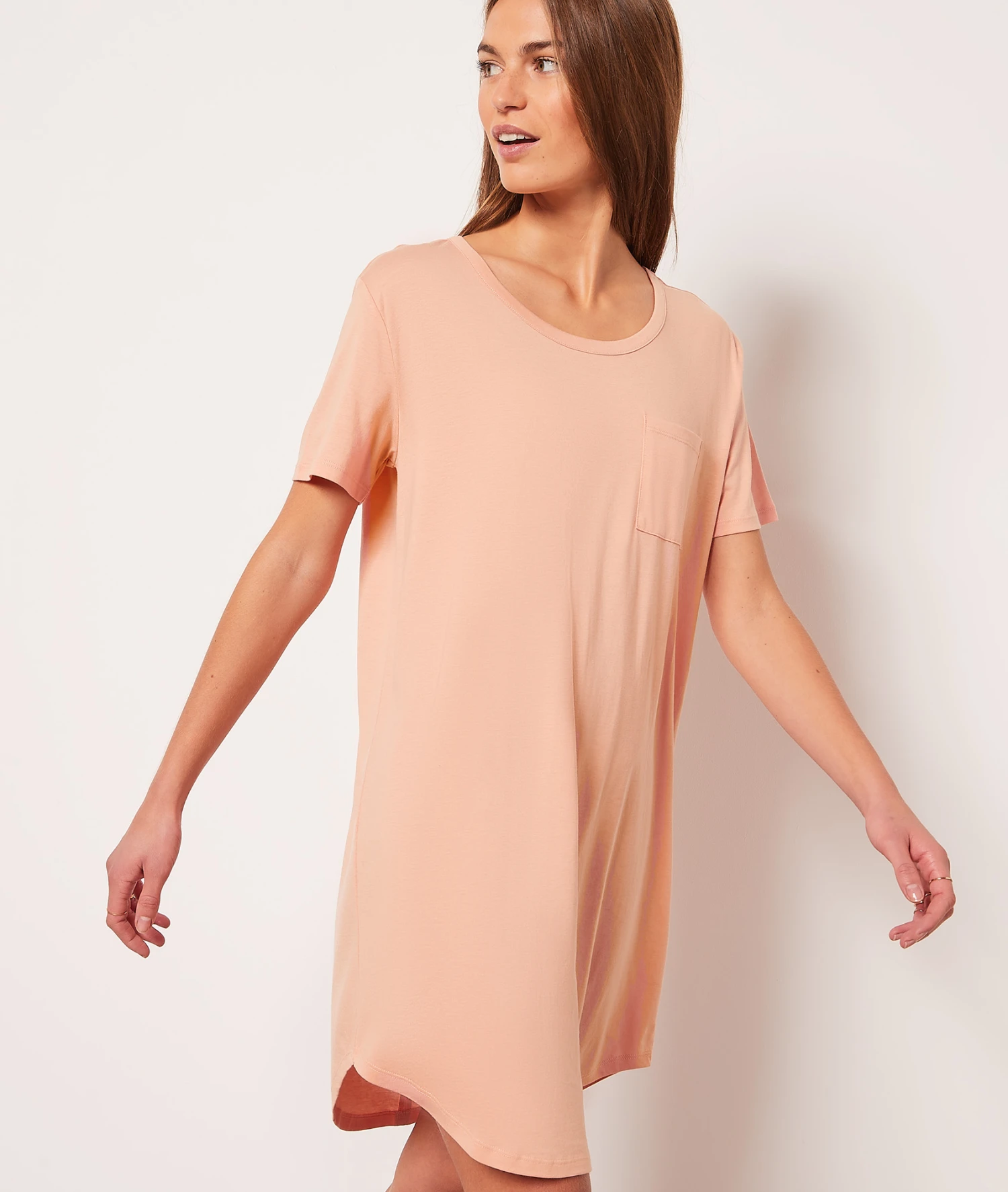 Komfortables Damen Nachthemd in leuchtendem Orange 1 Komfortables Damen Nachthemd in leuchtendem Orange