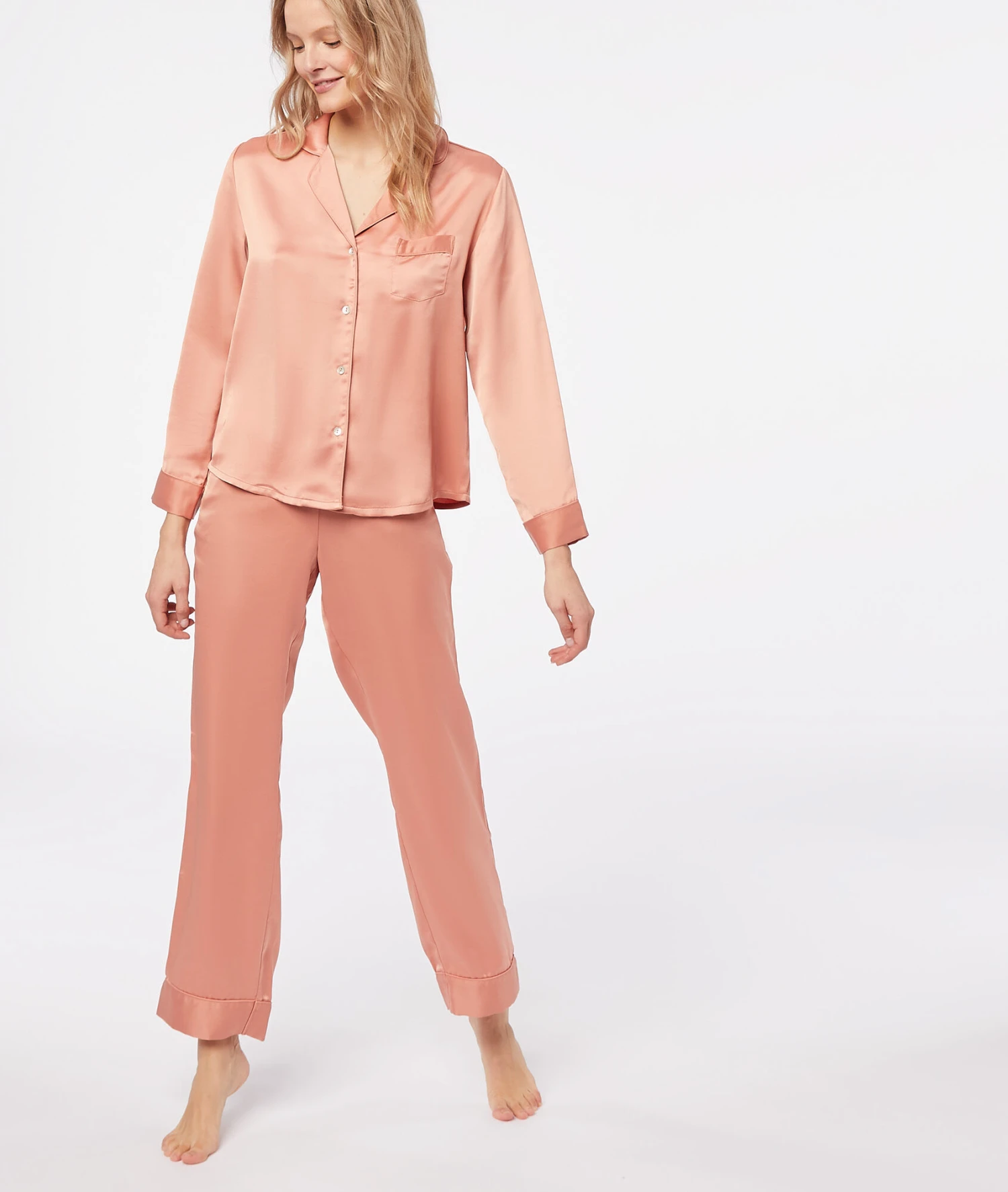 Catwalk Pyjamahose DUNE – Elegante Satin-Hose mit geradem Schnitt 5 Catwalk Pyjamahose DUNE – Elegante Satin-Hose mit geradem Schnitt – Bild 5