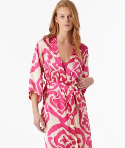 Elegantes Satin Kimono-Nachthemd mit Schimmer-Print in Fuchsia