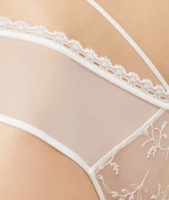 Eleganter weißer Shorty aus besticktem Tüll mit floralen Motiven -Etam Verkäufe 653816601 b