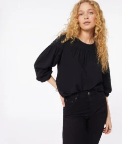 Bluse Mit Gestickten Details SCHWARZ