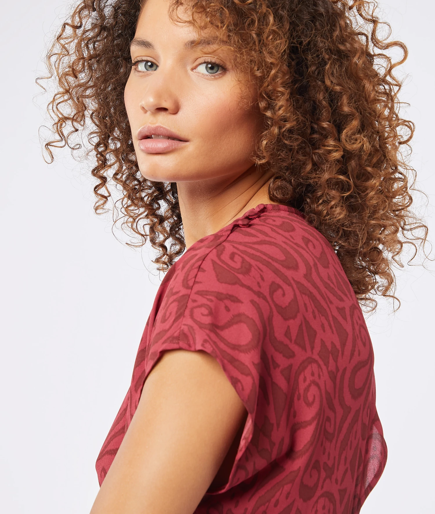 Kleid Mit Print Und Freiem Rücken ZIEGEL 4 Kleid Mit Print Und Freiem Rücken ZIEGEL – Bild 4