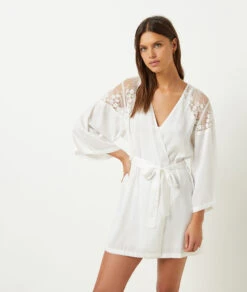 Edles Negligé in Weiß mit zarten Spitzendetails 9 Edles Negligé in Weiß mit zarten Spitzendetails -Etam Verkäufe 653893401 c