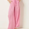 Damen Pyjamahose in Rosa – Bequeme Schlafanzughose für Erholsame Nächte 11 Damen Pyjamahose in Rosa – Bequeme Schlafanzughose für Erholsame Nächte -Etam Verkäufe 653894370 x
