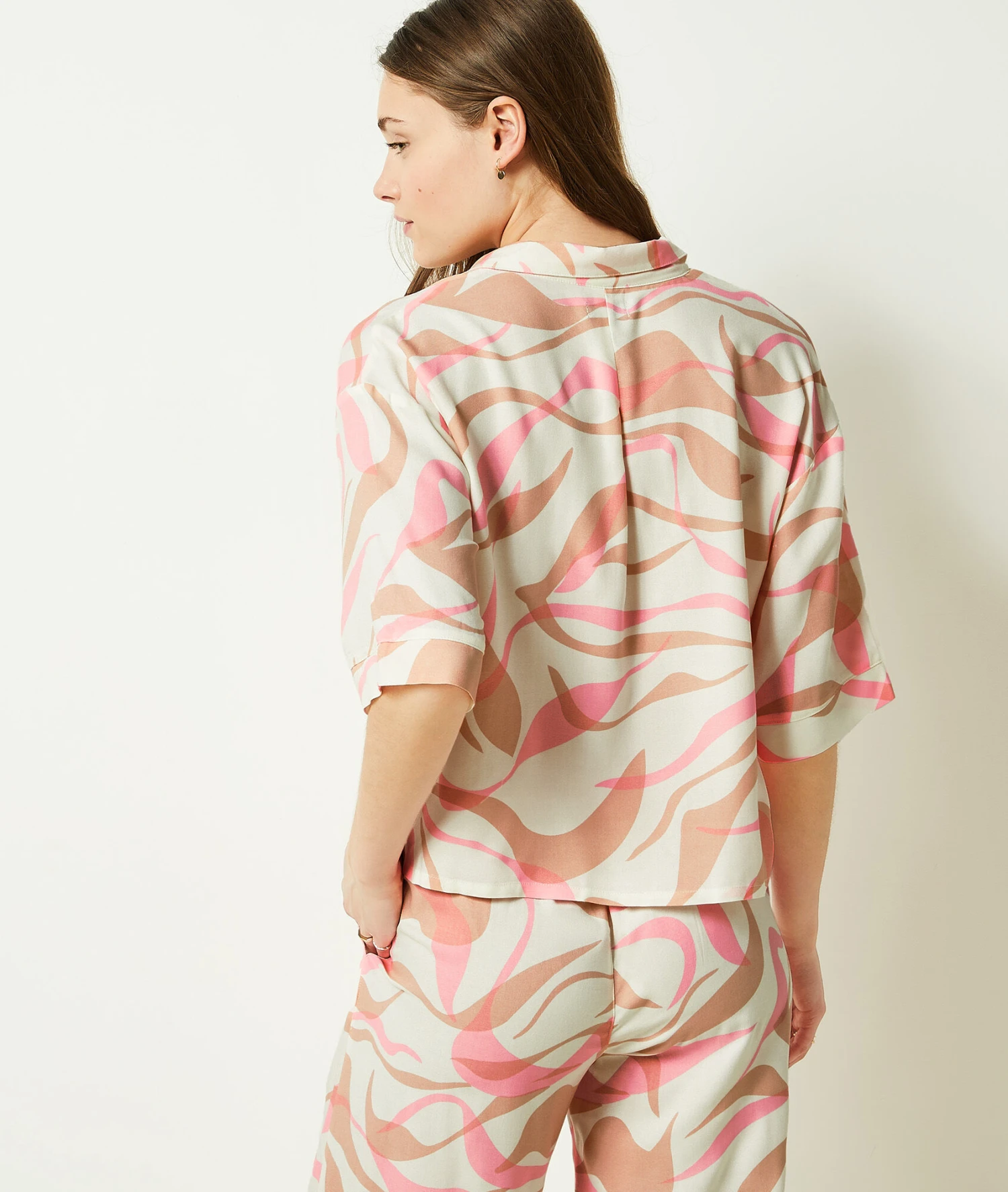 Elegantes Pyjamahemd mit Print - Bequemes Schlaf-Oberteil in Ecru 2 Elegantes Pyjamahemd mit Print - Bequemes Schlaf-Oberteil in Ecru – Bild 2